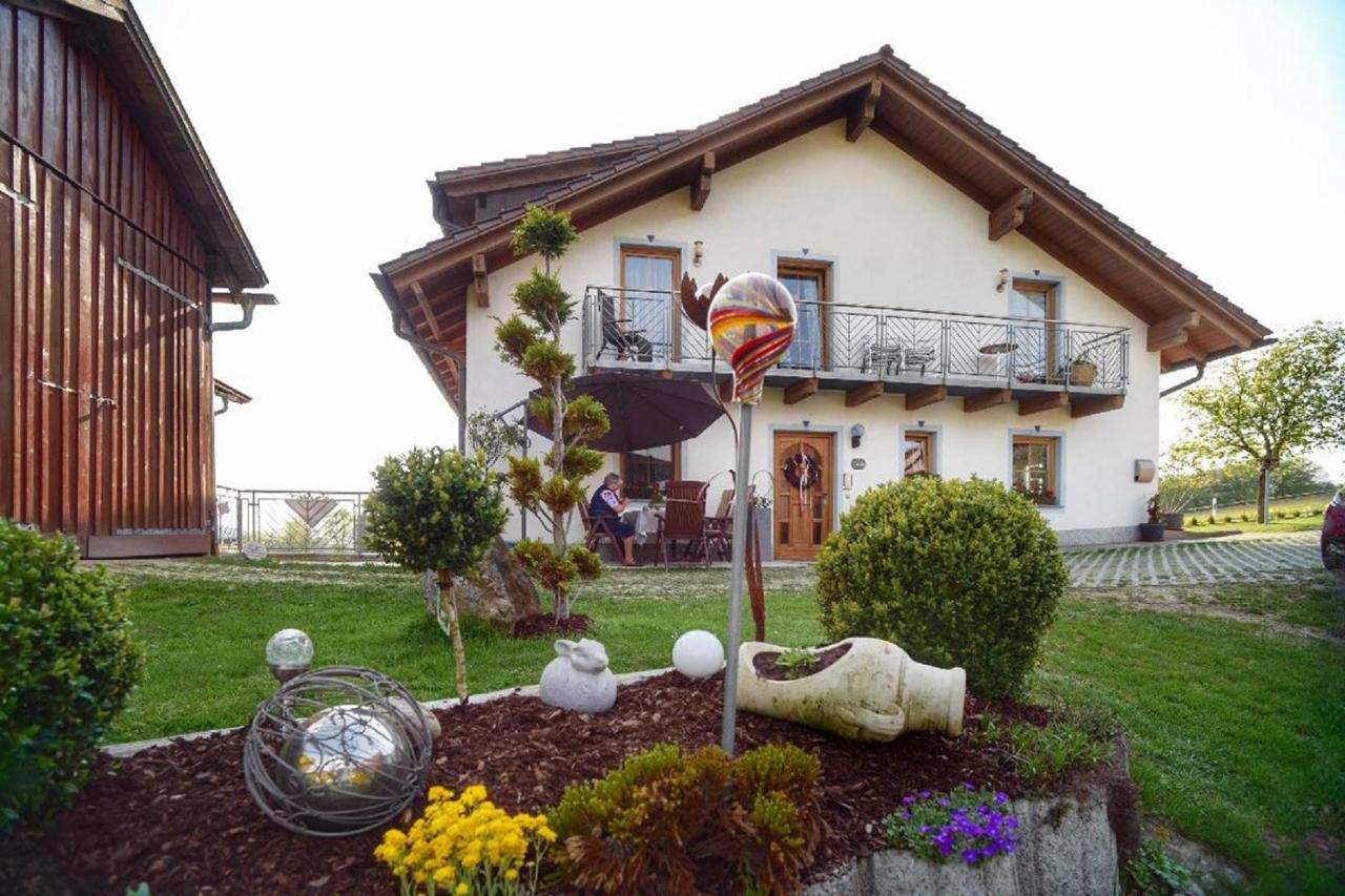 Ferienwohnung Mirtei Hohenau Екстер'єр фото