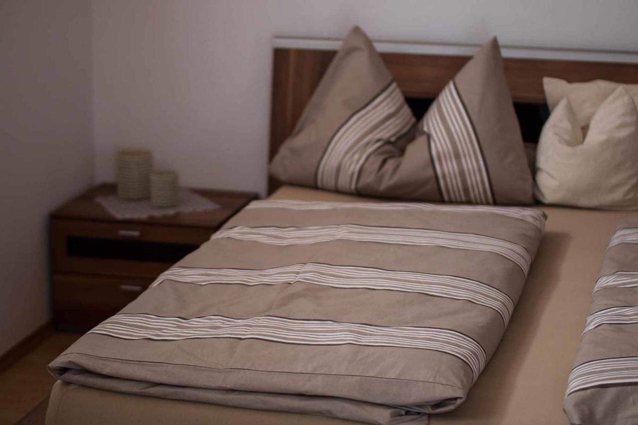 Ferienwohnung Mirtei Hohenau Екстер'єр фото