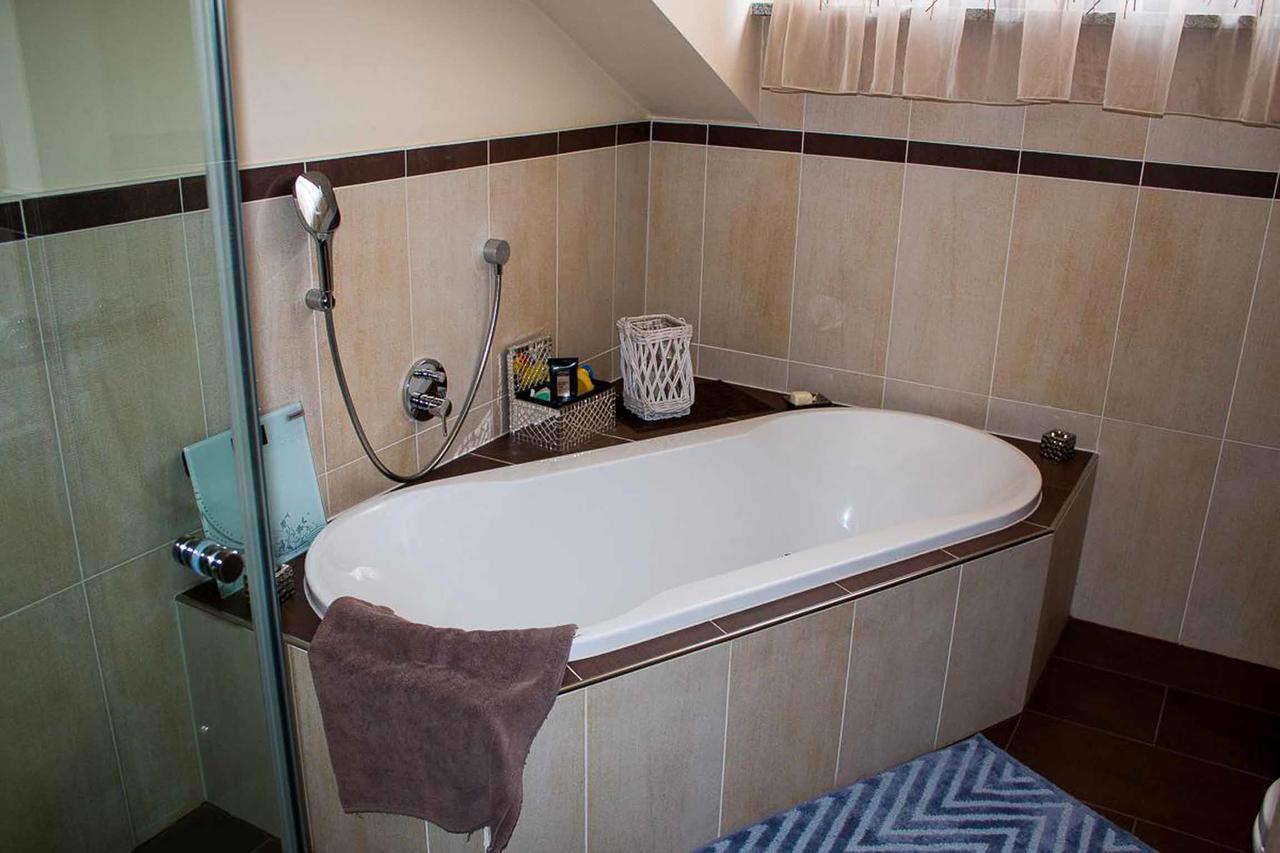Ferienwohnung Mirtei Hohenau Екстер'єр фото
